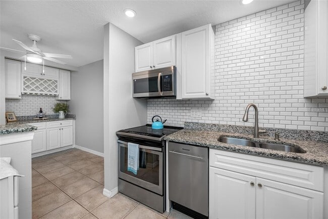 Building Photo - 3295 Fox Chase Cir