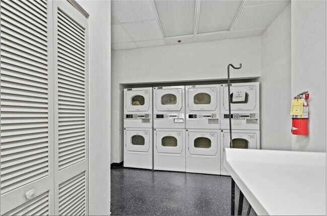 Building Photo - 795 Hammond Dr
