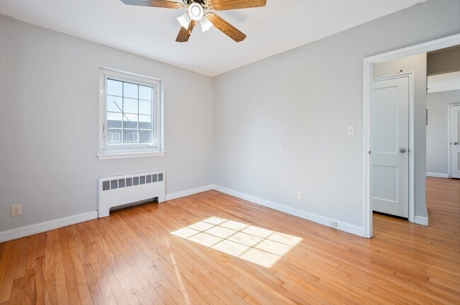 Building Photo - 32 St Paul St