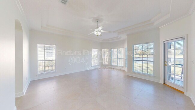 Building Photo - 10061 Vineyard Lake Rd E