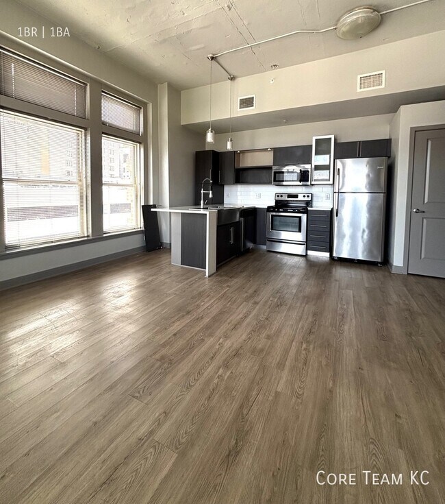 Building Photo - 1121 McGee St