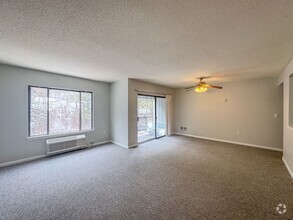 Building Photo - Large 2-Bed/1-Bath w/ Private Balcony & In...