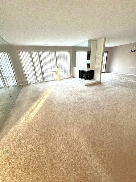 Building Photo - 6979 Pebble Creek Woods Dr