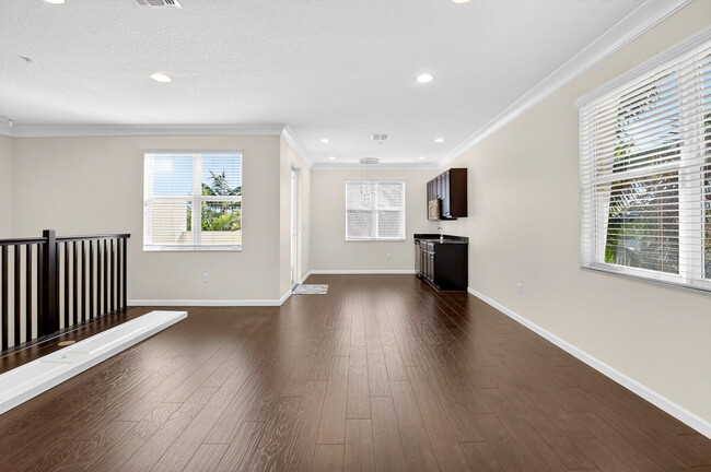 Building Photo - 4920 NW 15th Ave