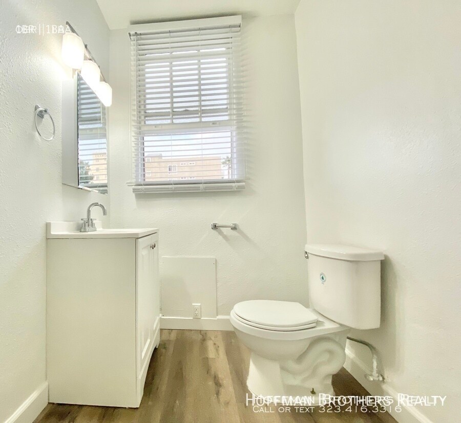 Building Photo - 2505 W 6th St