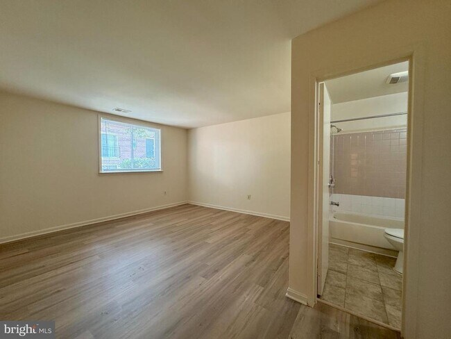 Building Photo - 4675 Logsdon Dr