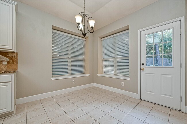 Building Photo - 11011 Sprucedale Ct