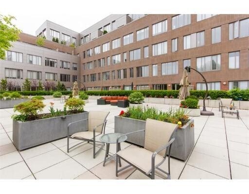 Building Photo - 1313 Washington St