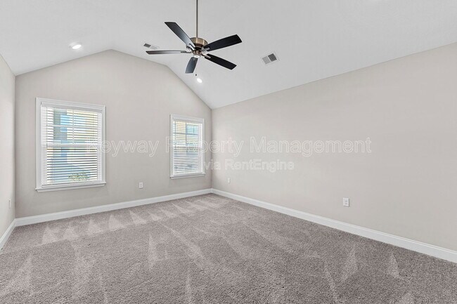 Building Photo - 3125 Venetian Dr