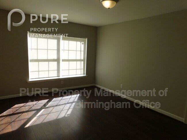 Building Photo - 5208 Highland Ave