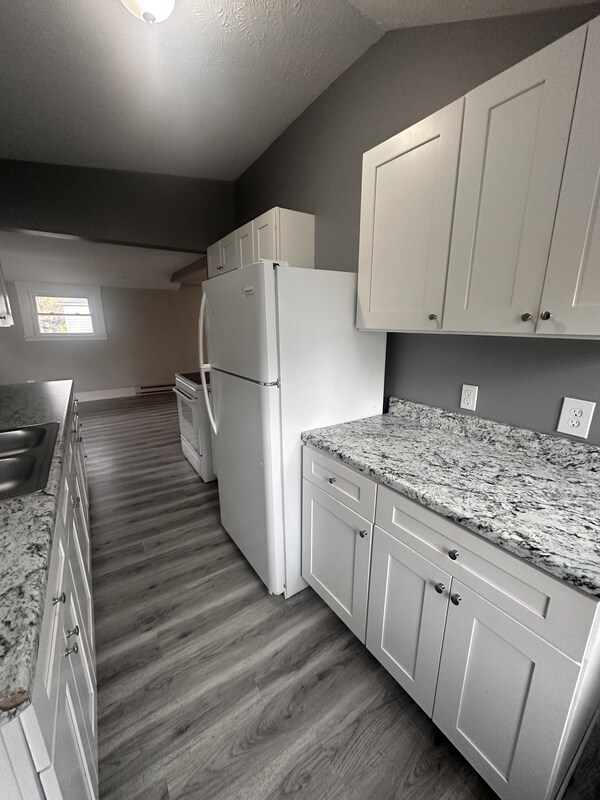 Building Photo - 2071 W 103rd St