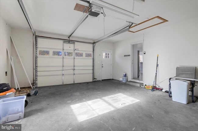 Building Photo - 7643 Paradise Beach Rd