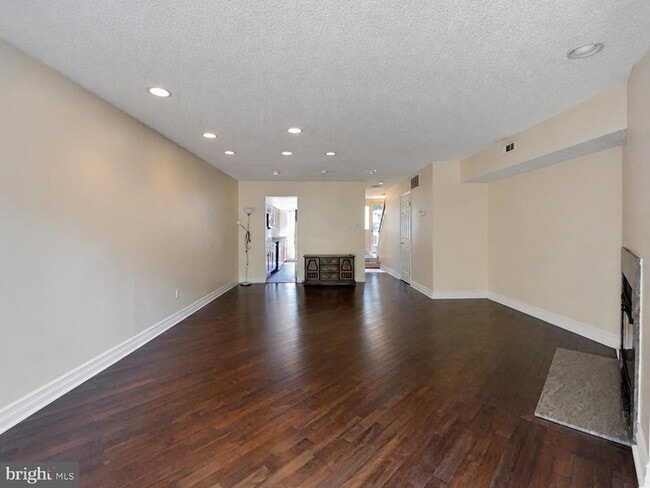 Building Photo - 326 Brigade Ct