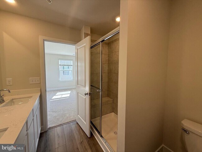 Building Photo - 1670 Lake Placid Dr