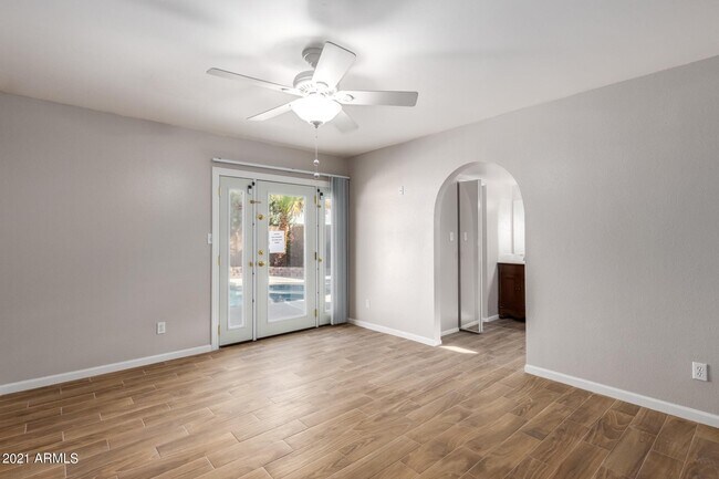 Building Photo - 5138 W Desert Cove Ave