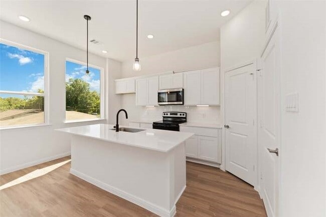 Building Photo - 4710 Mallow St