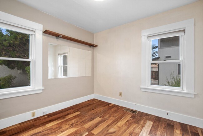 Building Photo - University District Living at its Finest