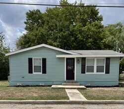 Building Photo - 202 W Langley Blvd