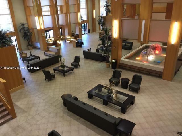 Building Photo - 2042 Newcastle A