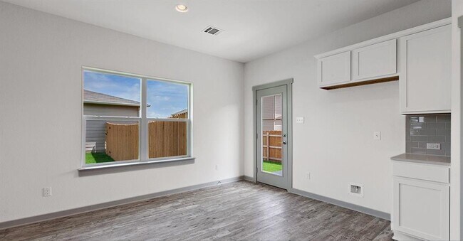 Building Photo - 128 New Hampton Wy