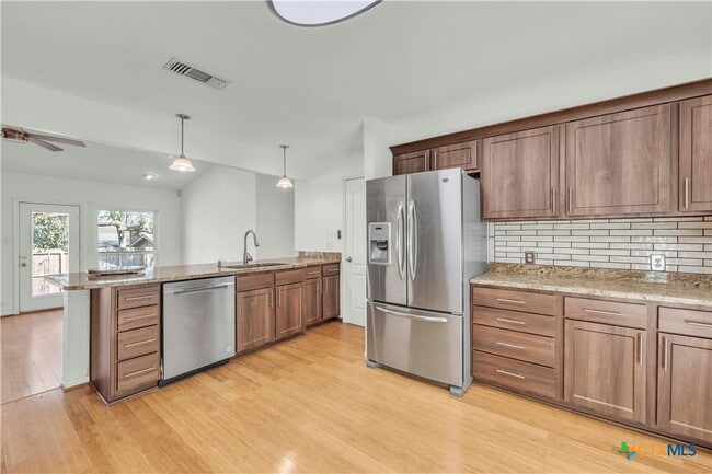 Building Photo - 513 Red River Rd