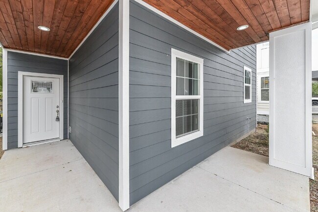 Building Photo - Live Minutes from Downtown, Germantown, Sylvan Park, the Nations & West End