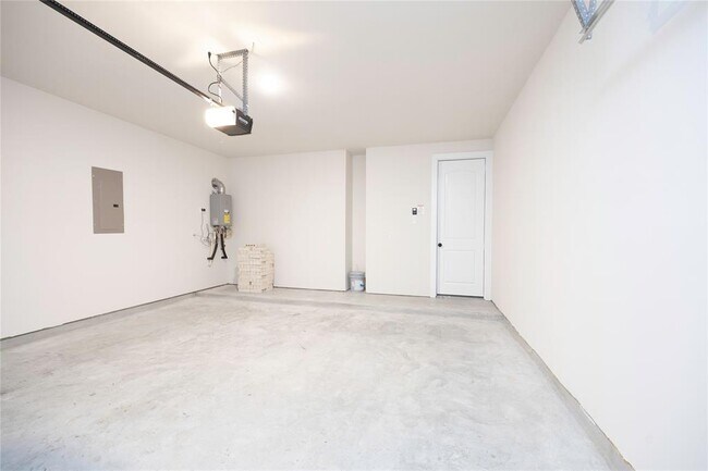 Building Photo - 6006 Rolling Strm Ct