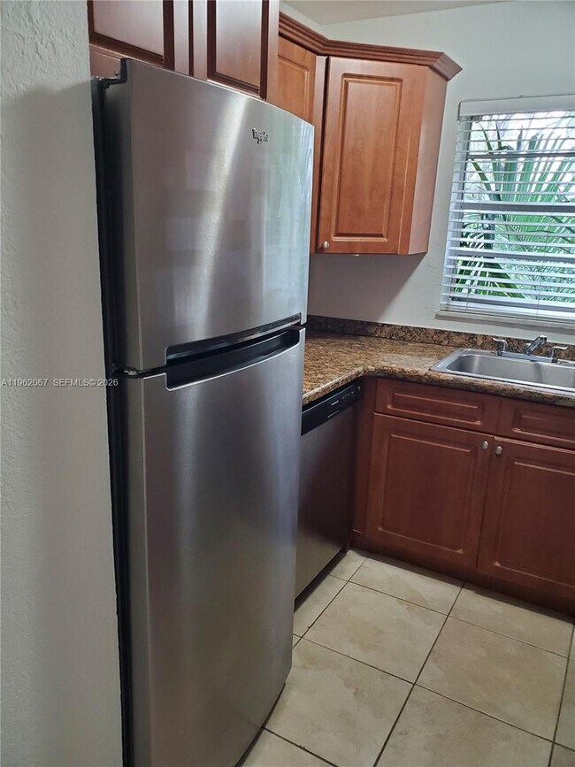 Building Photo - 1300 Moffett St