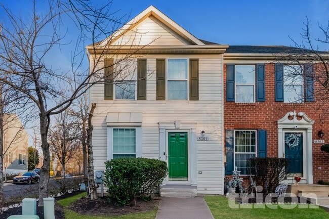 Building Photo - 8301 Water Lily Way