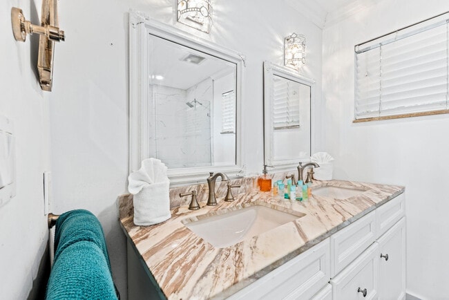 Building Photo - 1799 N Fort Lauderdale Beach Blvd