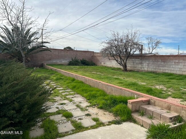 Building Photo - 44021 E 3rd St