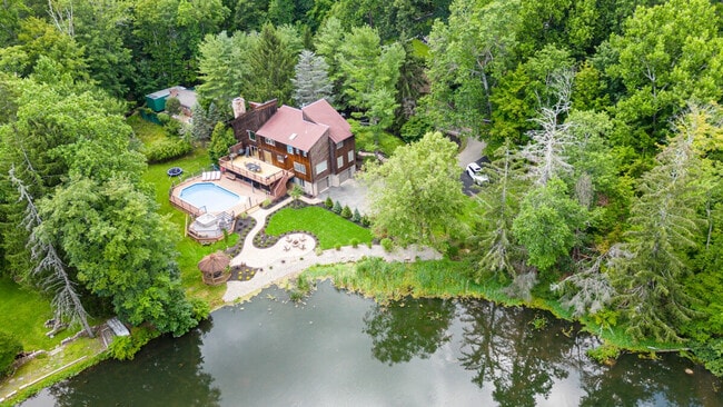 Building Photo - 2A Cherry Ln