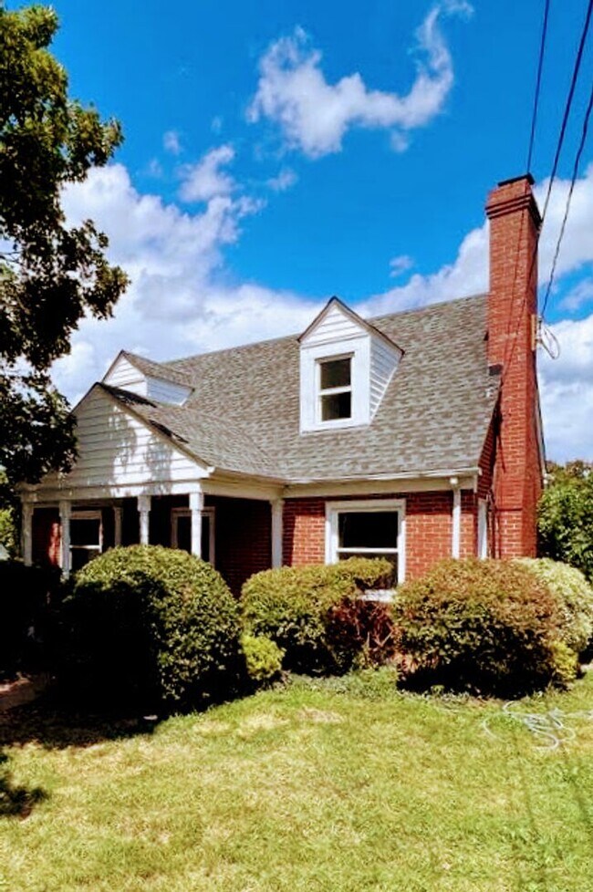 Primary Photo - 3 Bedroom Home in Lynchburg