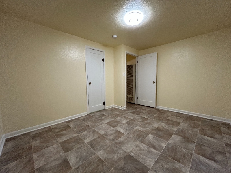 Building Photo - 1024 Maple St