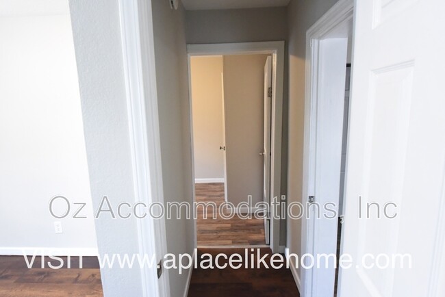 Building Photo - 5555 Farrow Ave