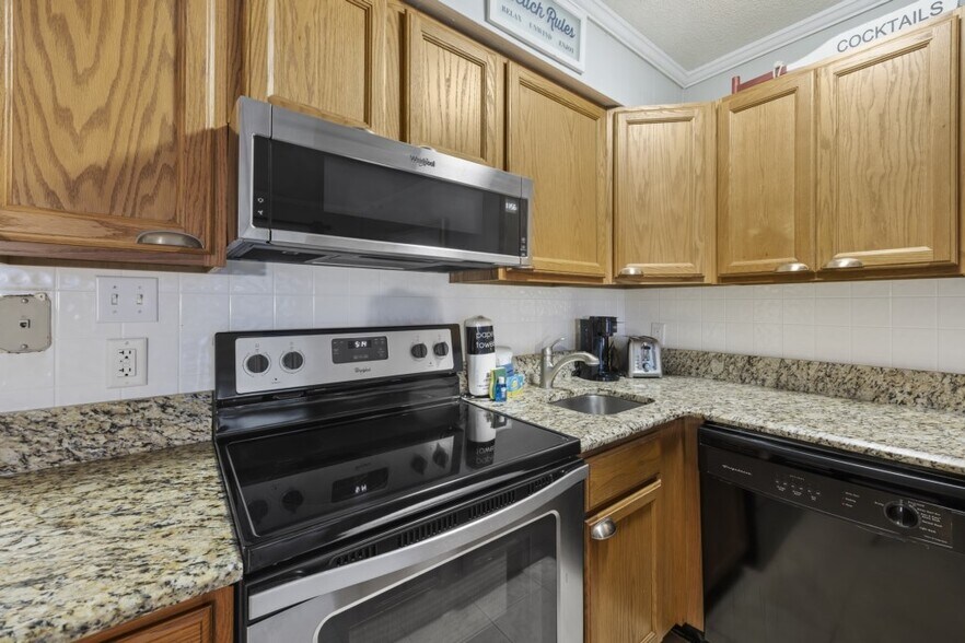 Building Photo - 40 Folly Field Rd