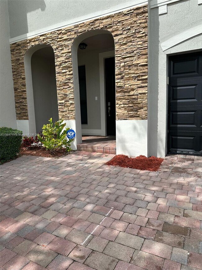 Building Photo - 23983 SW 118 Ave