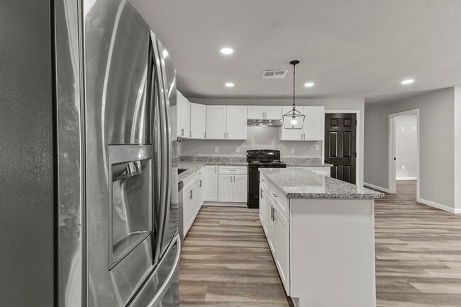 Building Photo - 5775 Mel Sha Ln