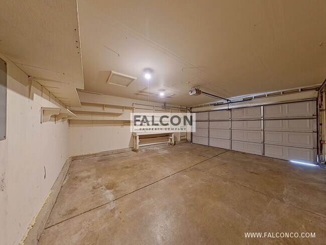 Building Photo - 1910 Whitehorn Dr N