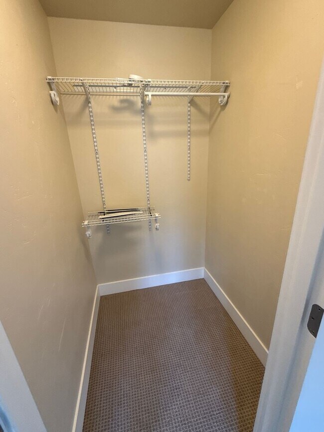 Building Photo - 20747 NE Angora Ct