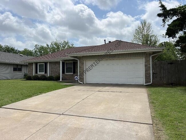 Building Photo - 2000 Lanesboro Dr