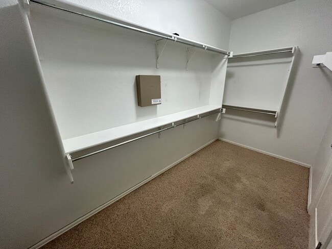 Building Photo - *COMING SOON* AMAZING 3 Bedroom  2 Bath Home w/ Office Room Near Alamo Ranch!