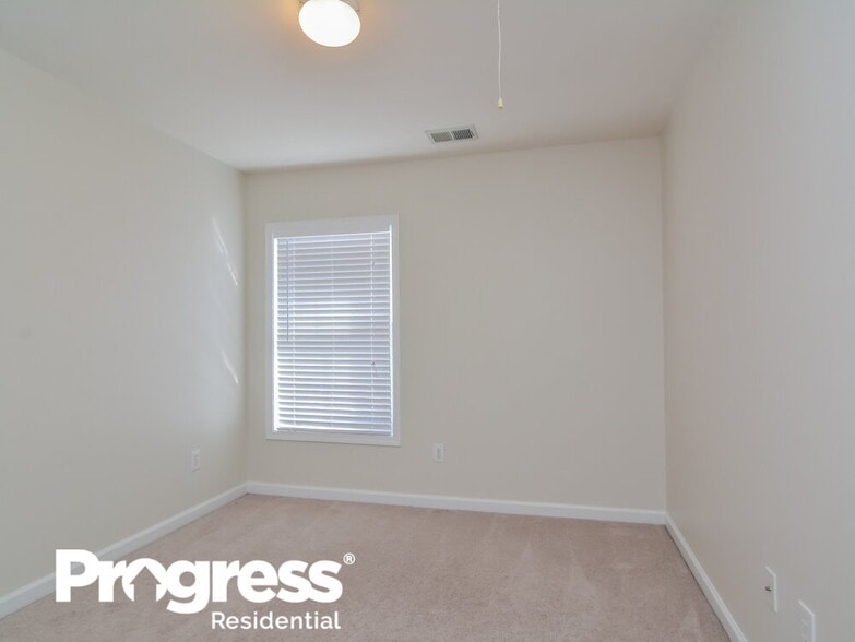 Building Photo - 101 Bensinger Ct