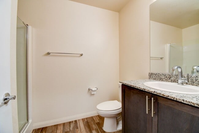 Building Photo - Great Townhouse in a gated community