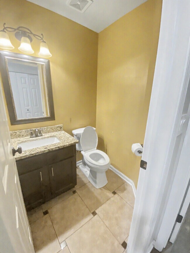 Building Photo - 1213 Pennsbury Ln