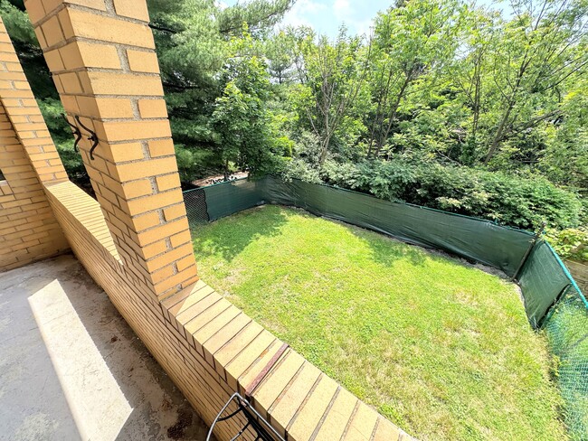 Building Photo - 207 Giffin Ave