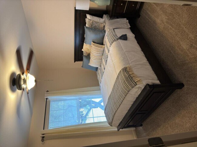 Building Photo - 21910 Goldcrest Run