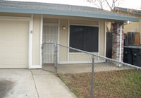 Building Photo - 2 Bed 2 Bath Duplex!