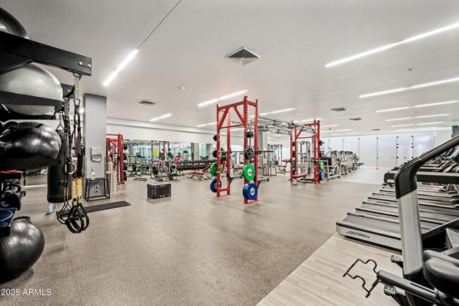 Building Photo - 7167 E Rancho Vista Dr