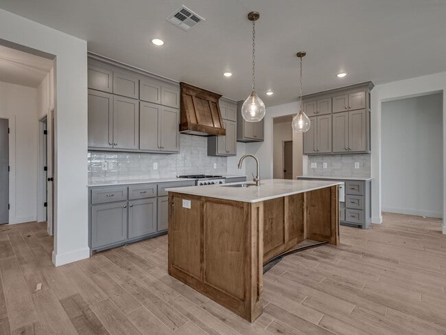 Building Photo - Brand New Home in Noble!